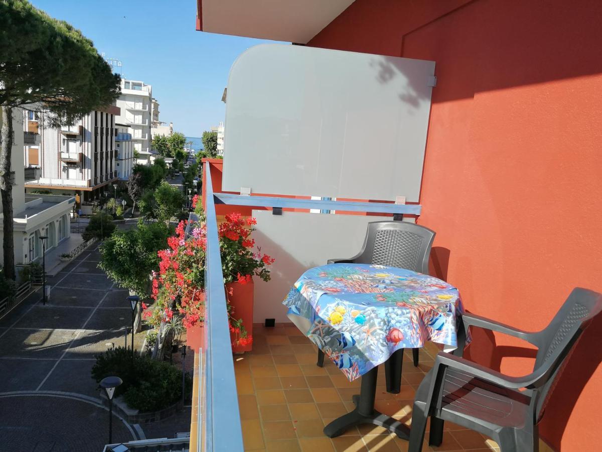 Hotel Tivoli Misano Adriatico Exterior foto